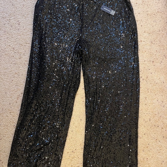 Women’s Black holiday sequence pant with pockets - Picture 2 of 2